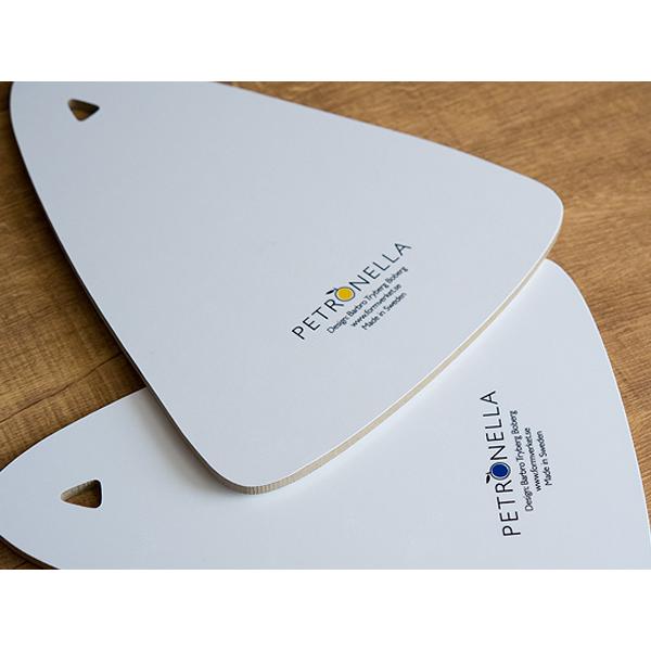 [ 1点までメール便可 ] FORMVERKET フォルムヴァルケット カッティングボード トライアングル [ フォルムバルケット ] PETRONELLA ペトロネラ |  | 02