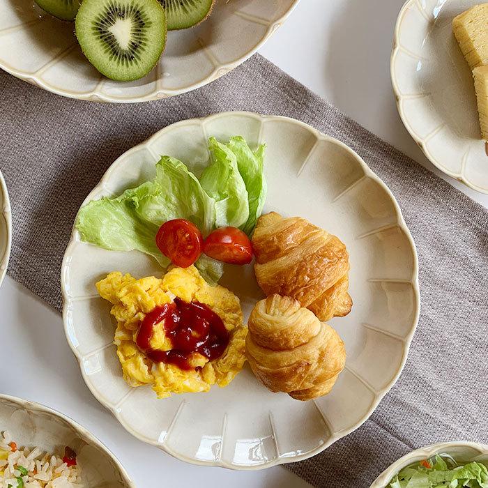 食器 大皿 輪花クリーム釉7.0寸皿 ワンプレート 盛り皿 花形 和食器