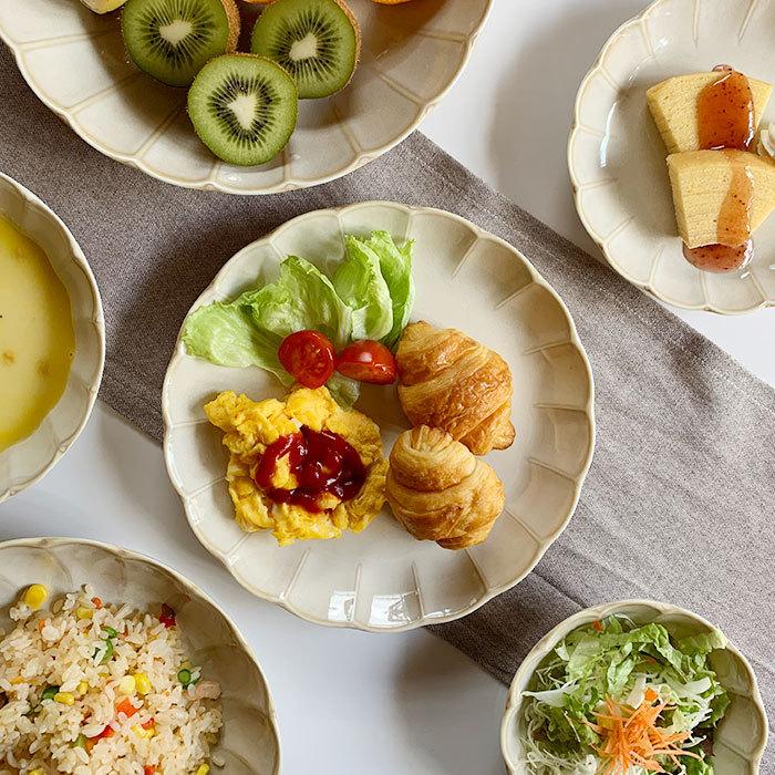 食器 大皿 輪花クリーム釉7.0寸皿 ワンプレート 盛り皿 花形 和食器