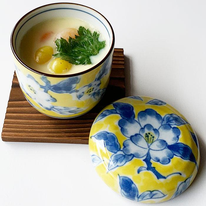 陶磁器　食器　蓋物　蓋付き碗　蒸し碗　２個（本体２個　蓋３枚）金彩　沈金　染付 おしゃれ 黄彩花紋 蒸し碗 蒸し蓋 焼板付 茶碗蒸し デザートカップ