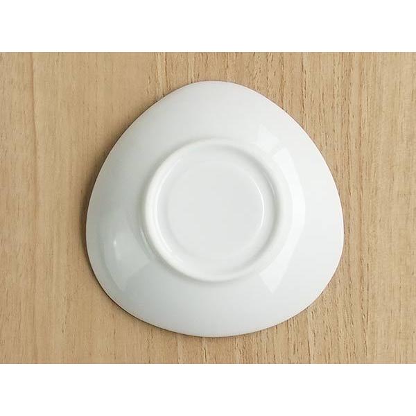 クイーンプログレ 三角 豆皿 8.5cm 白い食器小皿/カフェ食器/カフェ風