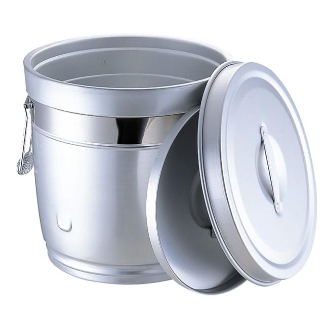 銀色の半円の形の筒、2点です。重さは2つ