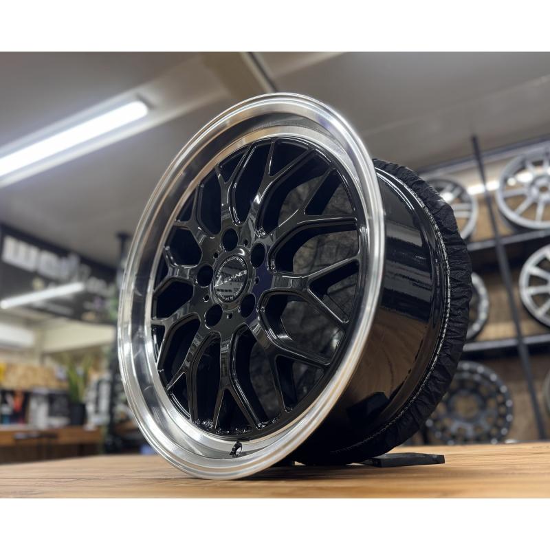 コスミック ヴェネルディ ルガーノ 18X7.5J +40 5H114.3P 18インチ