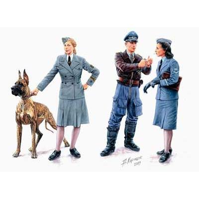 1/35スケールプラモデル ドイツ・空軍女子補助員2体+戦闘機搭乗員