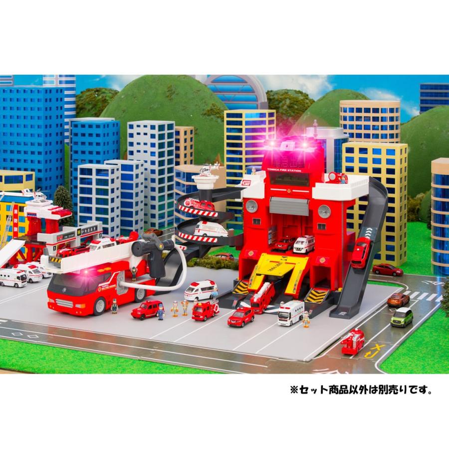 タカラトミー トミカ 無線でピピッと出動指令! 変形ファイヤー タカラトミー トミカ 無線でピピッと出動指令! 変形ファイヤー