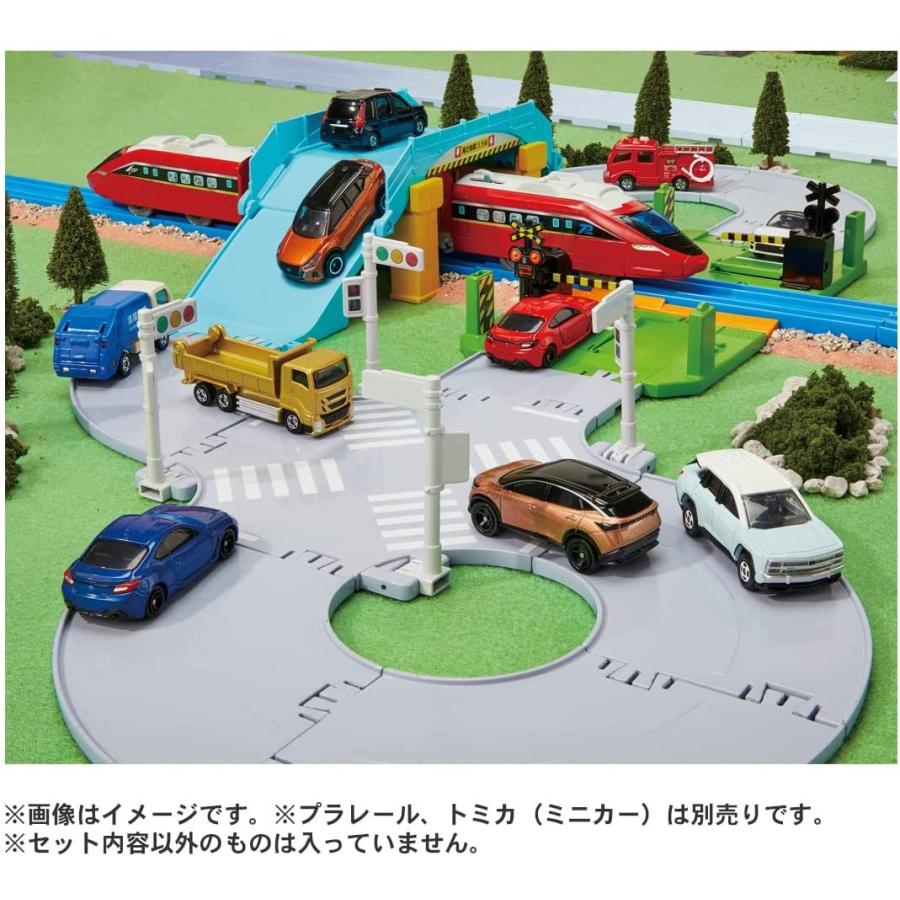 まとめ売りトミカタウン　セブイレ　踏切　道路　警察署など タカラトミー（TAKARA TOMY） トミカワールド トミカタウン 踏切・陸橋