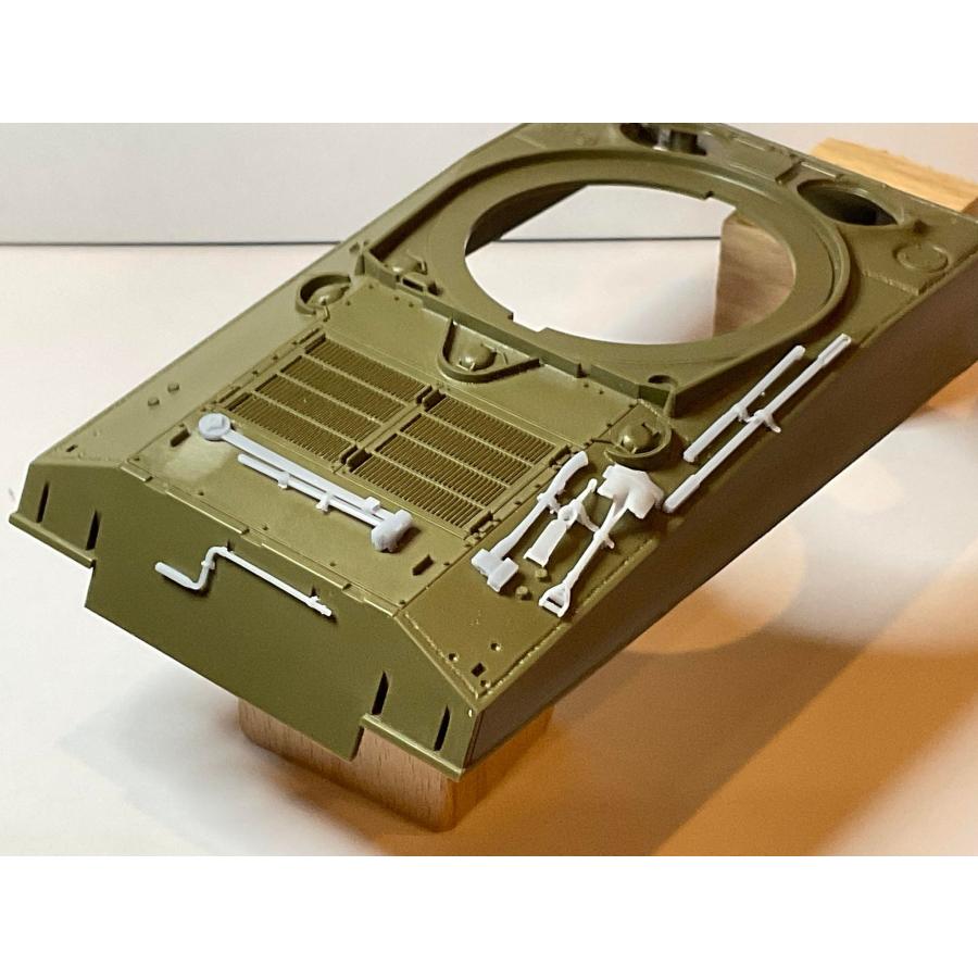 1/35スケール M4A3シャーマンの車載ツールセット（レジン製パーツ