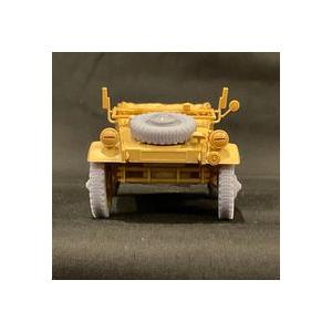 1/35スケール 　キューベルワーゲン初期型タイヤセット（マスキング治具付き）＊本体キットは含まれません |  | 06