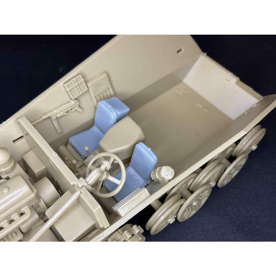 1/35スケール ドイツ半装軌式装甲車Sd.kfz.250／251クラッペ開改造