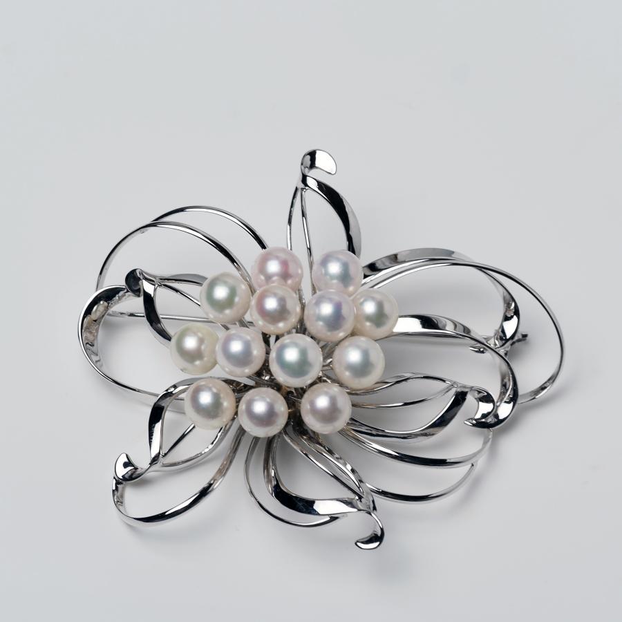 本真珠　アコヤ真珠　シルバーブローチ ☆925シルバー(銀製)☆11粒・アコヤ真珠（本真珠）真珠と銀の