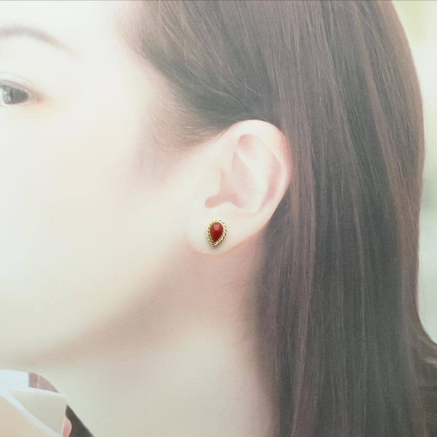 ピアス18Kゴールド珊瑚(5.5~6mm)