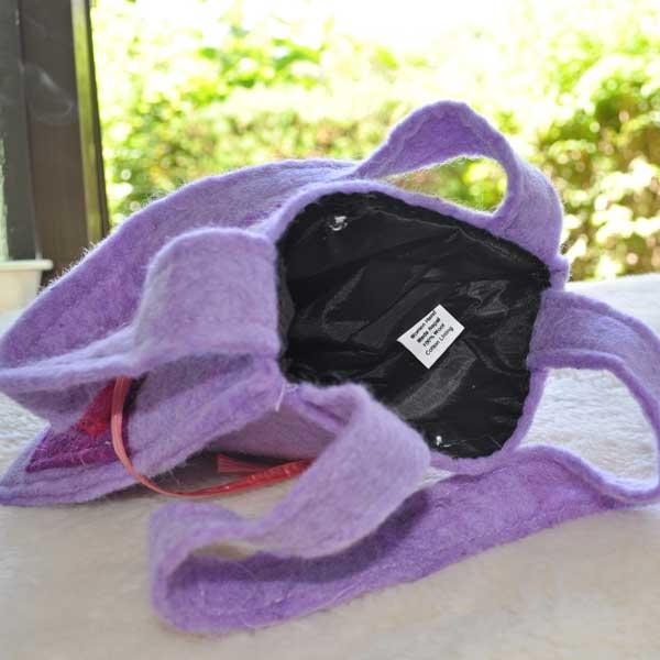 フェルトショルダーバッグ 子供用 パープルに三つのハート 羊毛フェルト 286 101 007 フェルトウールのカーリコーラ 通販 Yahoo ショッピング