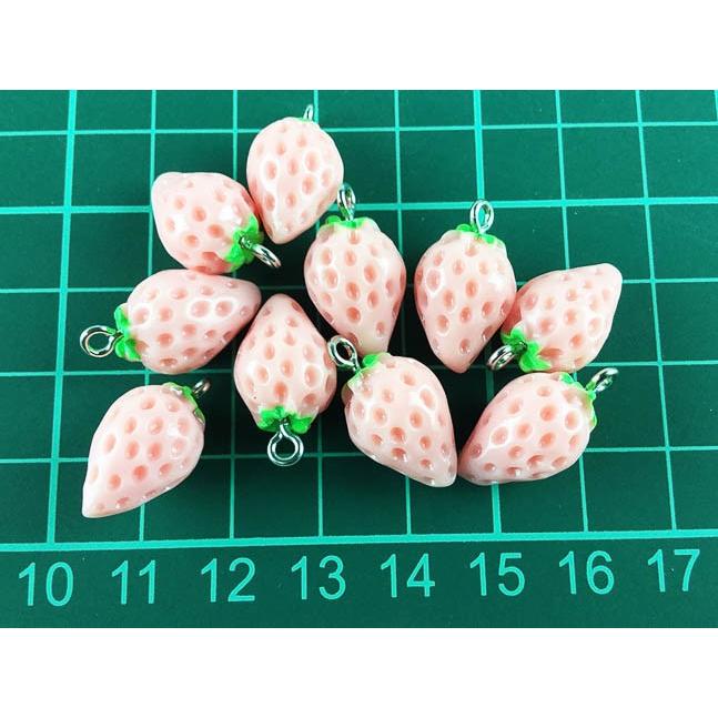 チャーム フルーツ イチゴ 10個 17mmx12mm ピンク 苺 いちご