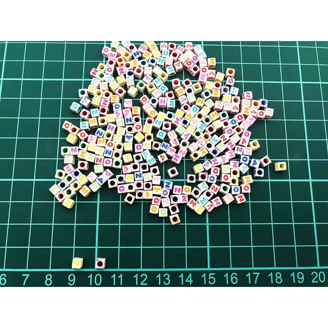 アルファベット ビーズ キューブ型 4mm 300個 アクセサリー