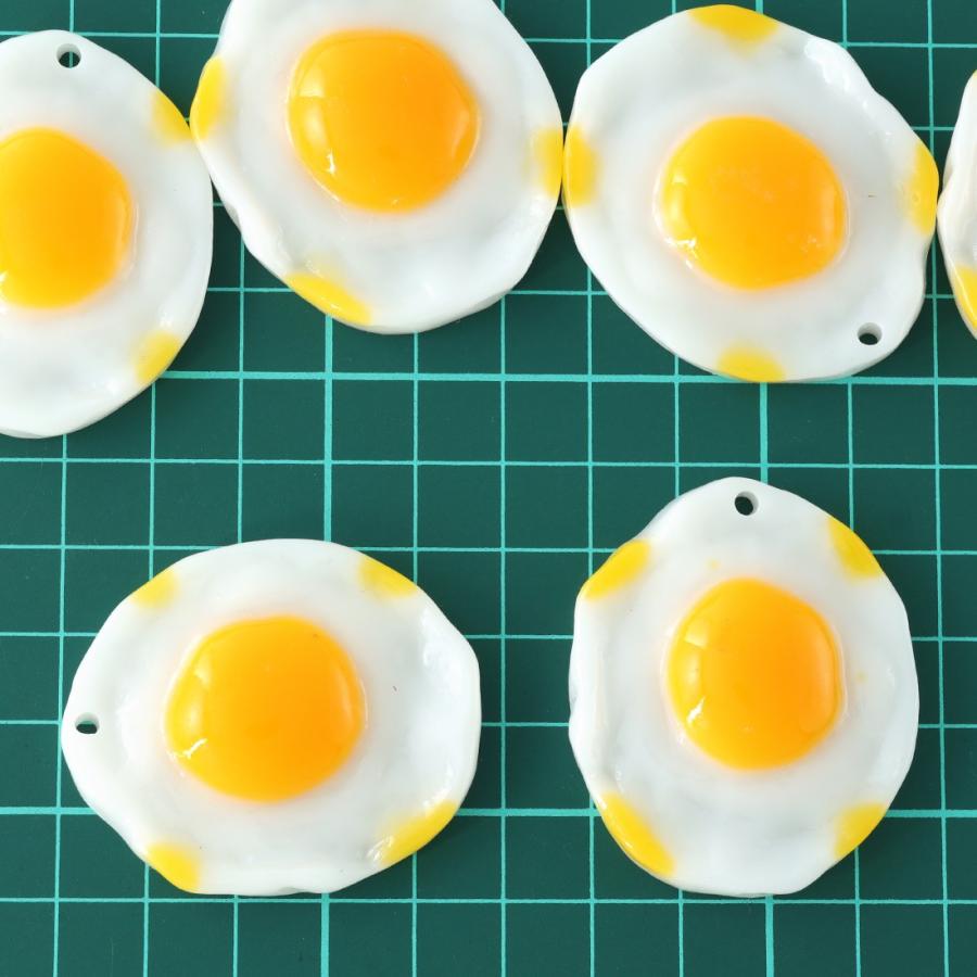 チャーム 目玉焼き 大きめで黄身白身共にリアル 6個 チャームパーツ