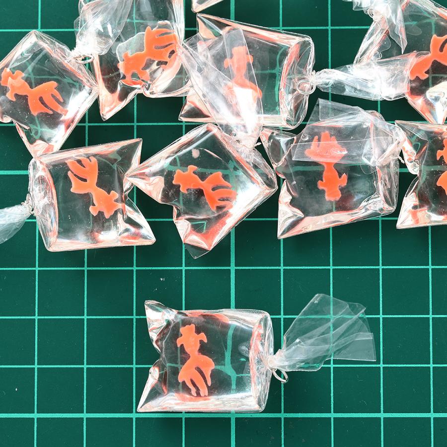 チャーム 金魚 金魚すくいでとれた金魚 10個 セット カン付 赤