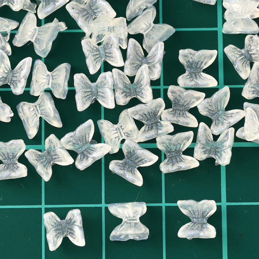 ネイルパーツ 蝶 オーロラ 透明 6mm 200個 ラメ 立体 蝶々 レジン