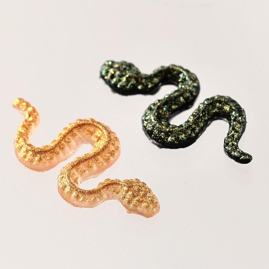 ネイルパーツ 蛇 17mm ミックス 100個 ヘビ プラ製 デコ レジン