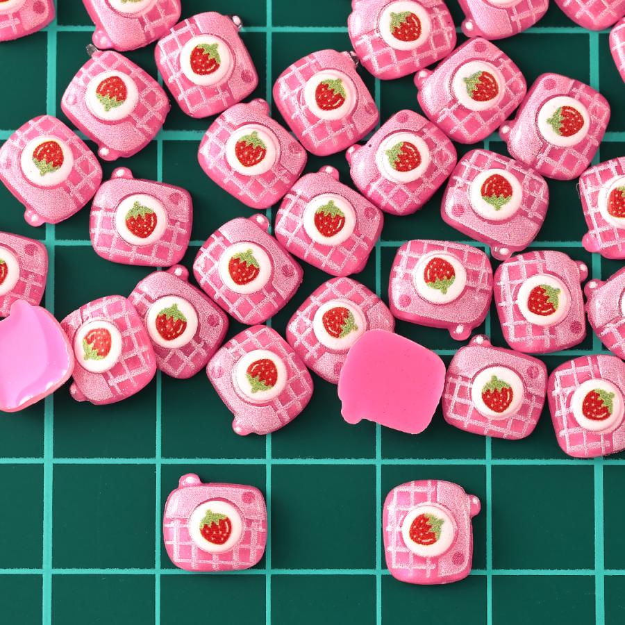 デコパーツ いちご カメラ 9mm ピンク 250個 立体 ぷっくり ネイル