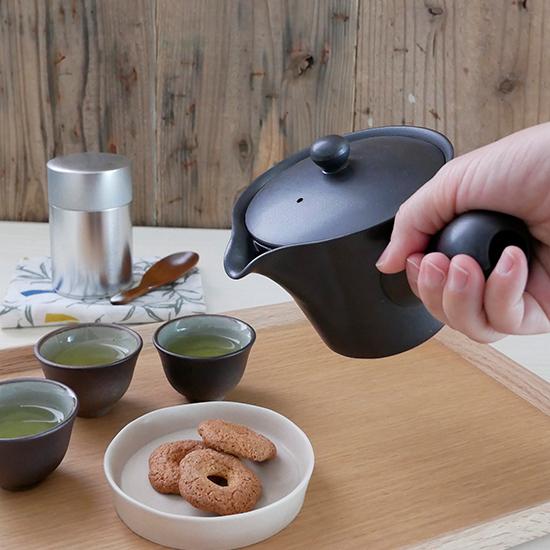 萬古焼 便利急須】 ようがん 茶ガラの捨てやすい急須(カップ網) : スズ