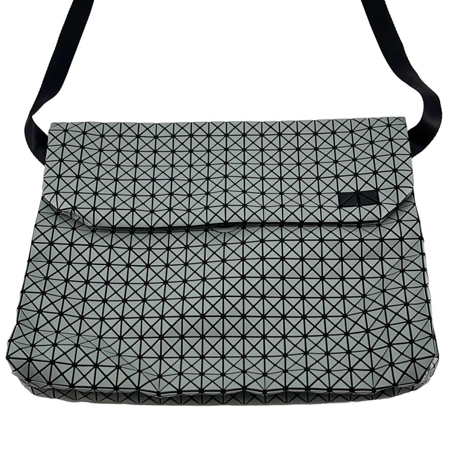 ISSEY MIYAKE ショルダーバッグ メッセンジャー BAO ISSEY MIYAKE / バオバオイッセイミヤケ メッセンジャー