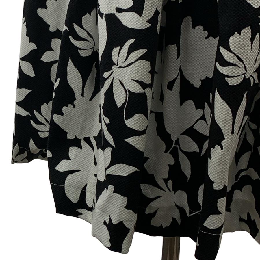コムデギャルソンのスカート。 裾がお花みたいになっています。 可愛いです！ COMME des GARCONS 【美品】 / コムコム | 2025SS フラワープリント
