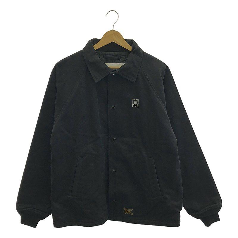 WTAPS / ダブルタップス | WINDBREAKER / 中綿 バックロゴ コーチジャケット / キルティング総裏地 | M | ブラック | メンズ WTAPS（ダブルタップス） | WINDBREAKER / 中綿 バックロゴ コーチ