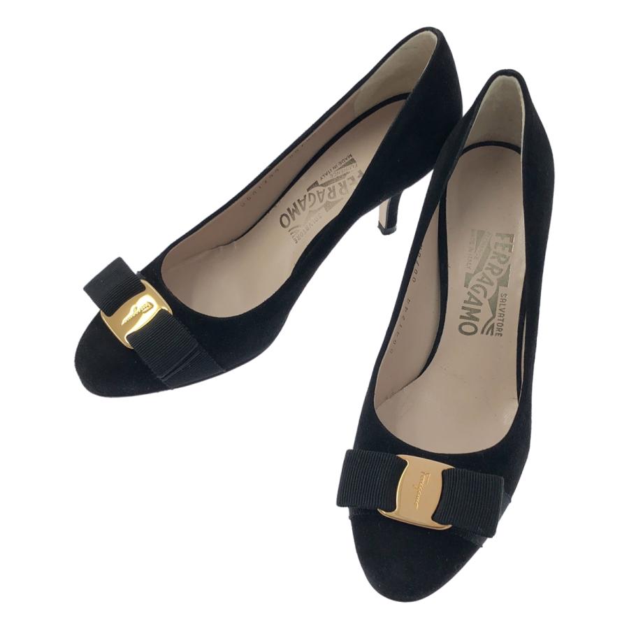 極美品 フェラガモ ヴァラリボン パンプス スエード×ゴールド 約24.5㎝ 極美品 フェラガモ ヴァラリボン パンプス スエード×ゴールド 約