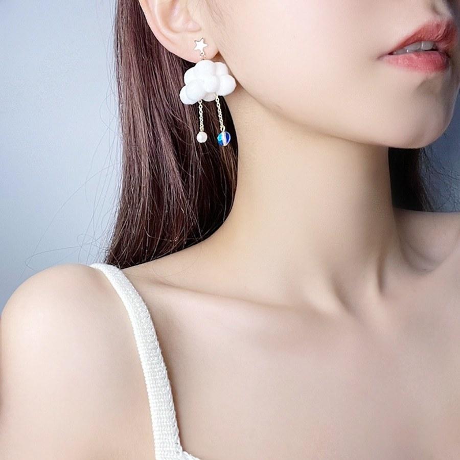 雲モチーフピアス 全品即納】雲ピアス イヤリング アシンメトリー 雲モチーフ