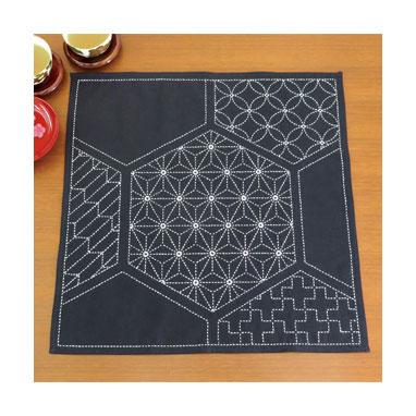 刺し子テーブルクロス 六角形模様 濃紺