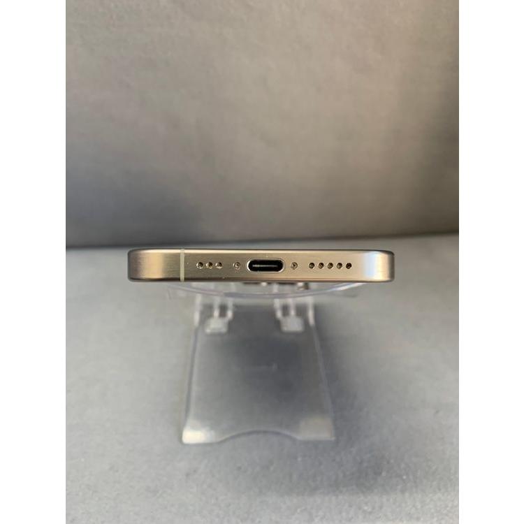 Apple 超美品 Appleストア版 iPhone15 Pro 256GB ナチュラルチタニウム