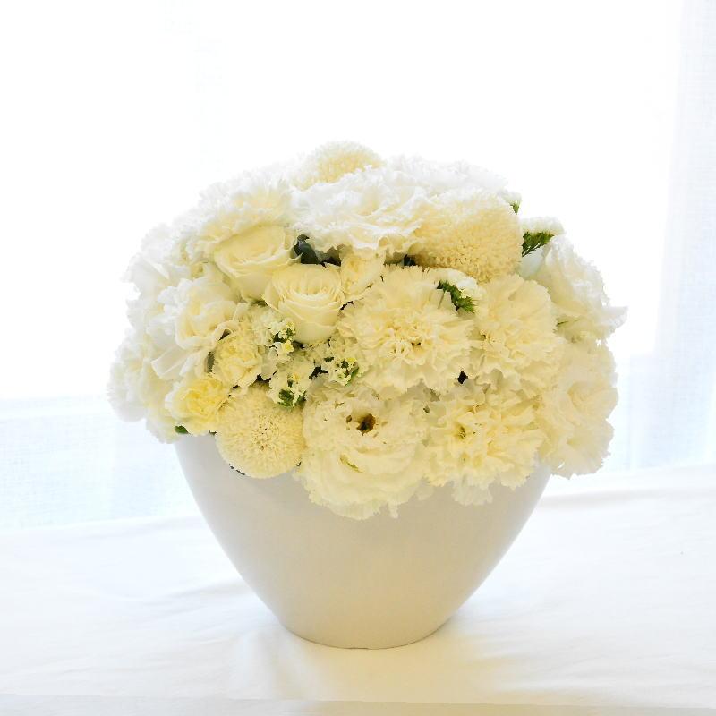 生花 お供え アレンジメント フラワーギフト お悔み お供花 命日 月命日 綺麗 おしゃれ 高級感 仏前 白 マム s お花 爆買の画像