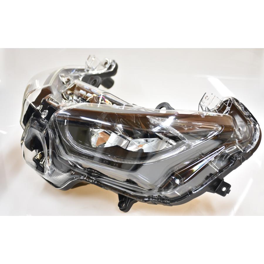 ヤマハ純正 XMAX250 ヘッドライトASSY B74-H4300-00 フロントライト ヘッドランプの画像