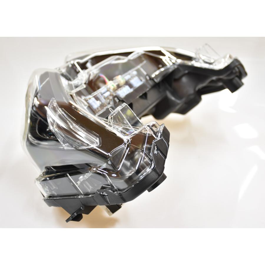 ヤマハ純正 XMAX250 ヘッドライトASSY B74-H4300-00 フロントライト ヘッドランプの画像