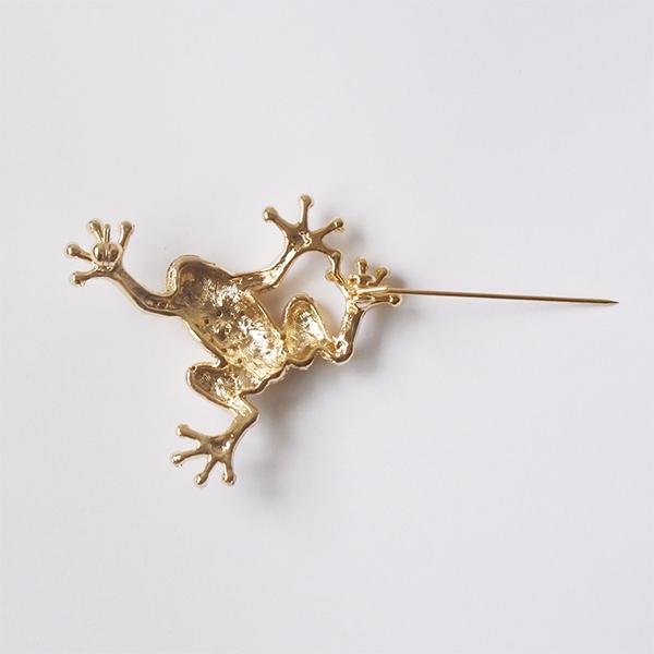 ブローチ カエル ☆ 男女兼用 送料無料 かえる 蛙 フロッグ 幸運