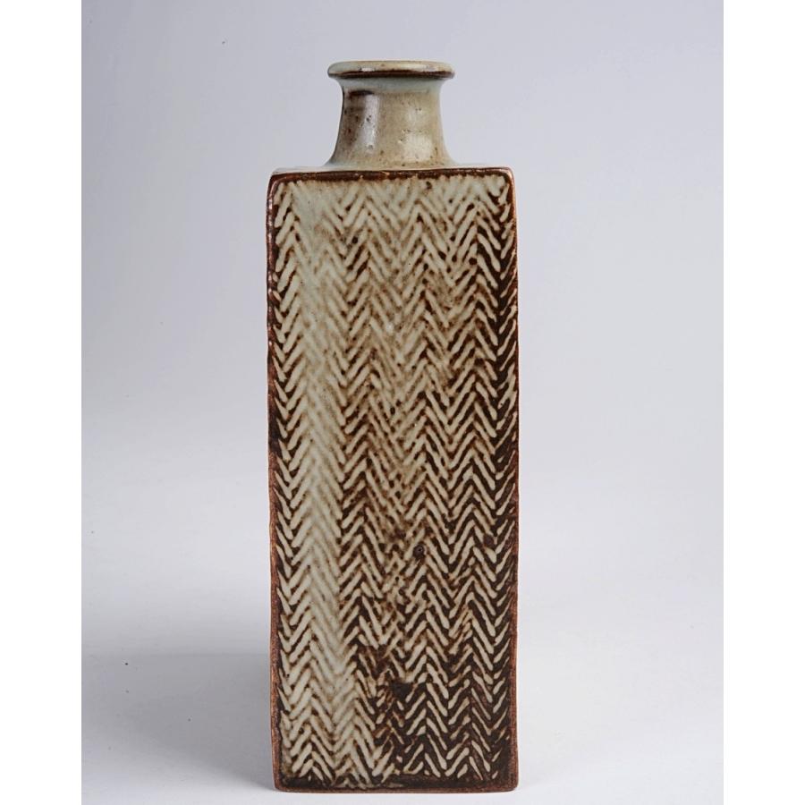 R-061134 人間国宝 島岡達三 益子焼 白釉縄文象嵌 流文方壺(共箱付き