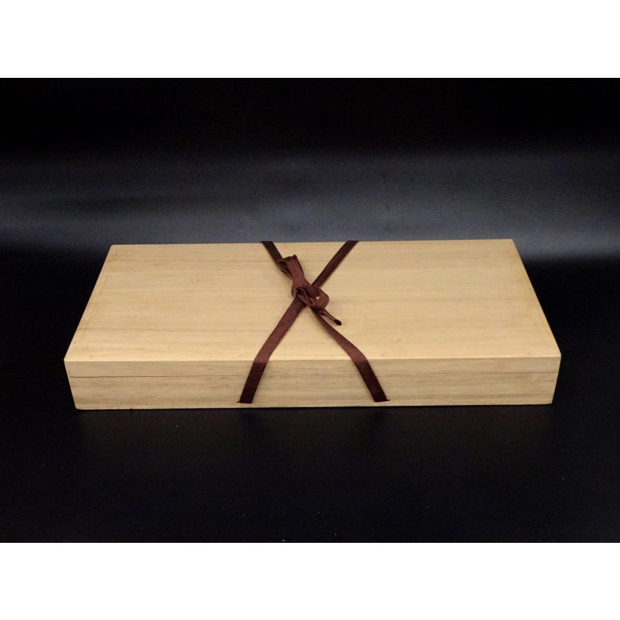 敬逢 秀逸 刀装具箱 桐無垢 柾目材造 上手 十手箱 兜割 武具 収納箱 5点収納可 刀箱小箪笥鍔箪笥_1
