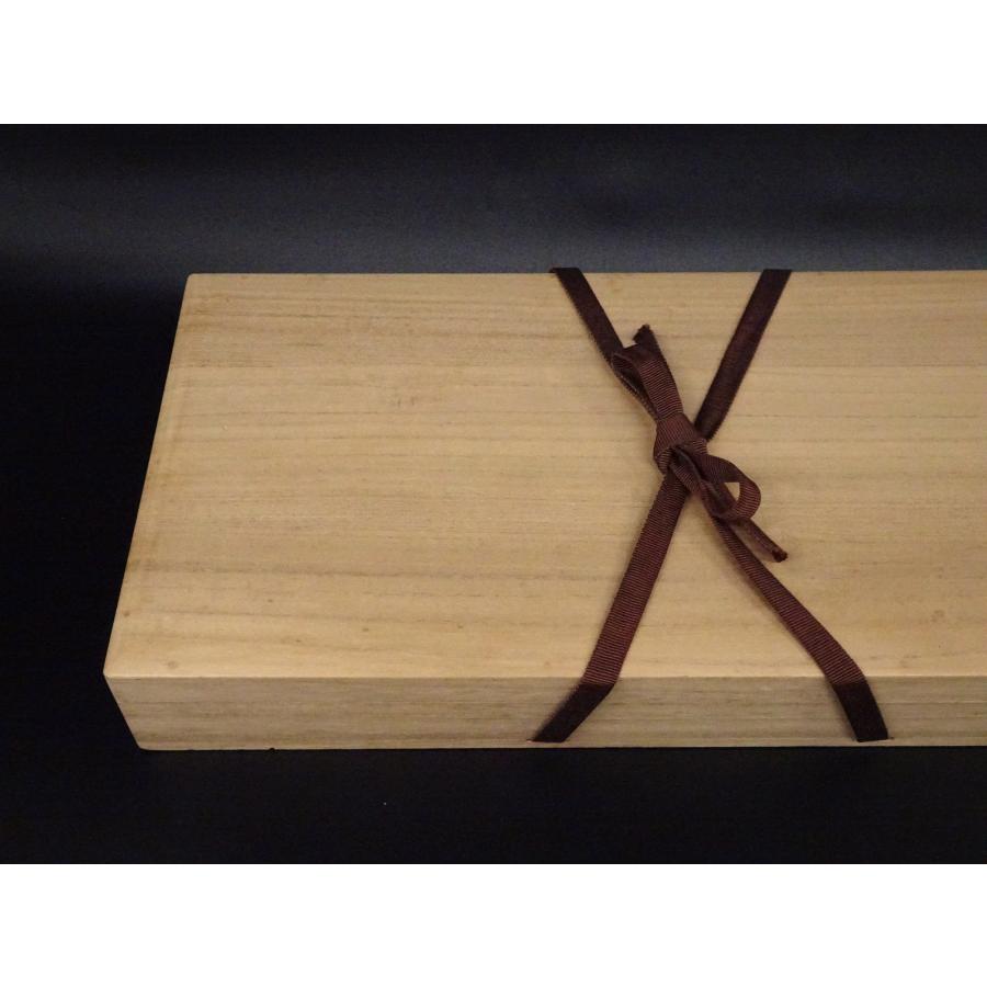 敬逢 秀逸 刀装具箱 桐無垢 柾目材造 上手 十手箱 兜割 武具 収納箱 5点収納可 刀箱小箪笥鍔箪笥_2