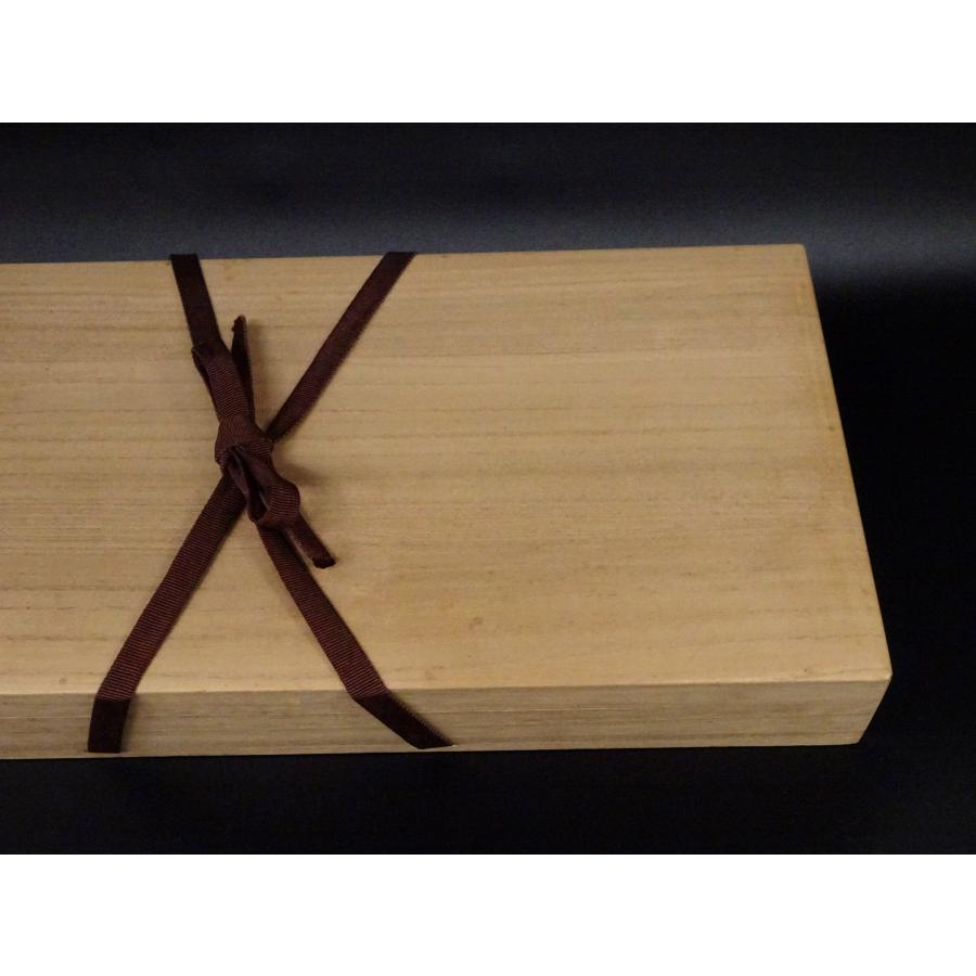 敬逢 秀逸 刀装具箱 桐無垢 柾目材造 上手 十手箱 兜割 武具 収納箱 5点収納可 刀箱小箪笥鍔箪笥_3