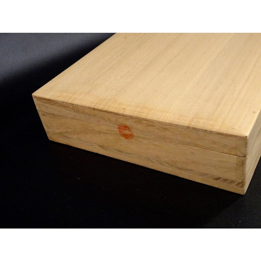 敬逢 秀逸 刀装具箱 桐無垢 柾目材造 上手 十手箱 兜割 武具 収納箱 5点収納可 刀箱小箪笥鍔箪笥_4