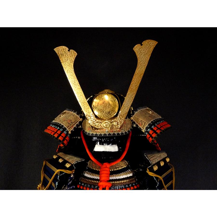 敬逢 秀逸 等身大 現代 甲冑 鉄地黒塗大円山二方白大星兜 鉄地色々絲縅胴 具足一作 鎧兜 面頬 鎧櫃付 復古大鎧 極上の作 B : 古美術敬 ...