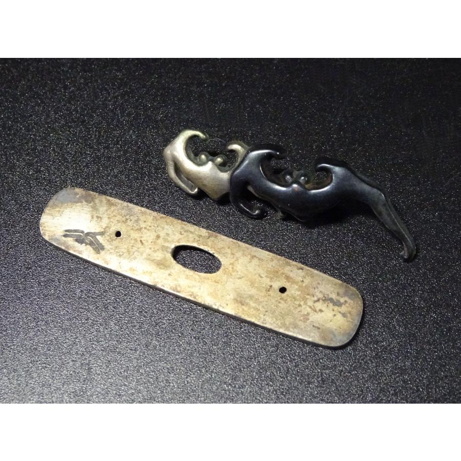敬逢】秀逸 金工金具 こうもり 蝙蝠図 かます金具 煙草入れ金具 銅地銀