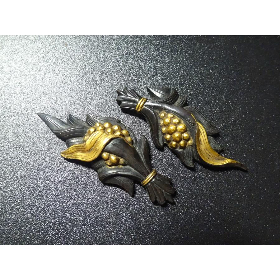 敬逢 秀逸 刀装具 保存刀装具鑑定書 万年青図目貫 無銘 京金工 赤銅地 容彫 金色絵 化粧箱入 侍 SAMURAI TS106_1