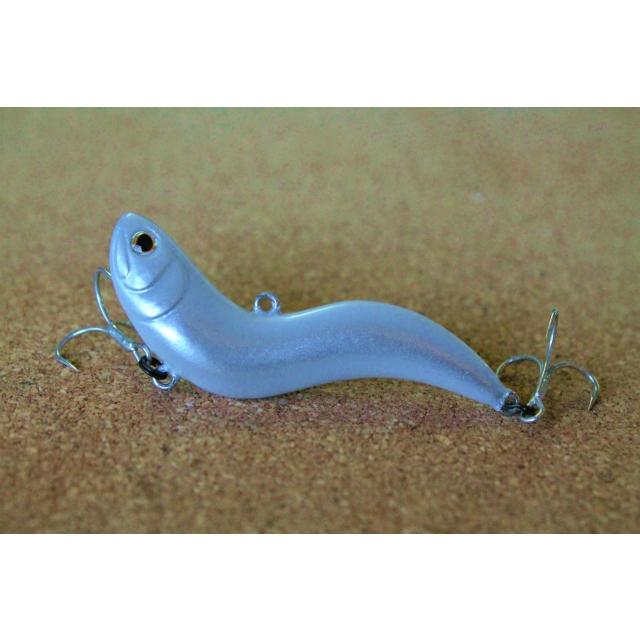 驚きの動き バイブレーションルアー シーバス コチ クロダイ ハンドメイド 国内送料無料