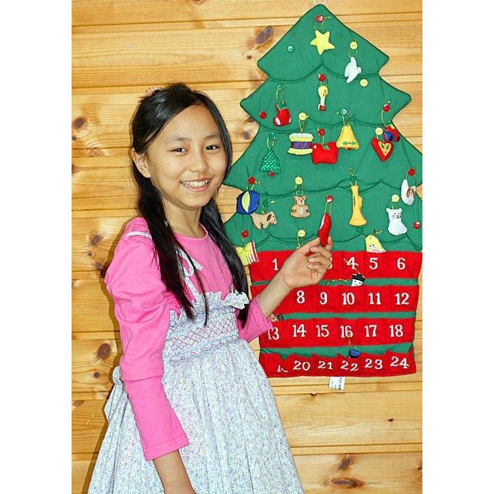 クリスマス　布のアドベント カレンダー　布の壁掛けクリスマスツリーボタンかけ　　オーナメント24個付きメリークリスマス!!｜kodomoseikatsuclub｜02