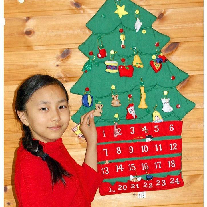 クリスマス布のアドベント カレンダー 　　　布の壁掛けクリスマスツリーボタンかけ　　　オーナメント24個付きメリークリスマス!!｜kodomoseikatsuclub