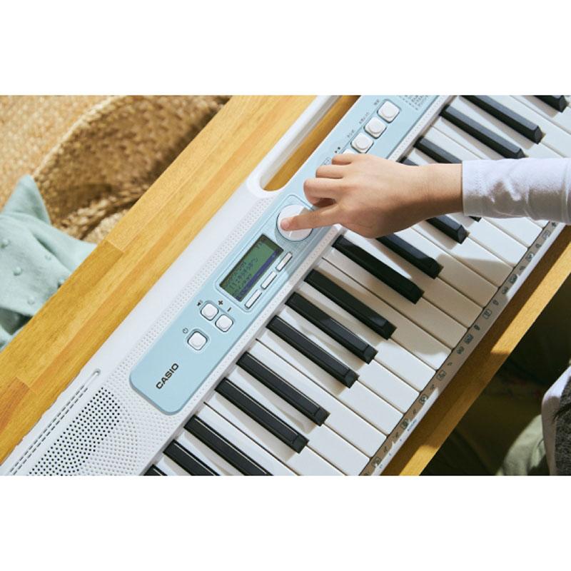 CASIO（カシオ） LK-335 キーボード お手入れクロス付き 光ナビ 61鍵盤