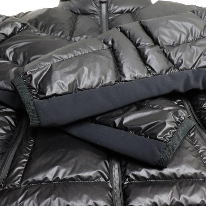 MONCLER（モンクレール） CANMORE ダウンジャケット ブラック レッド