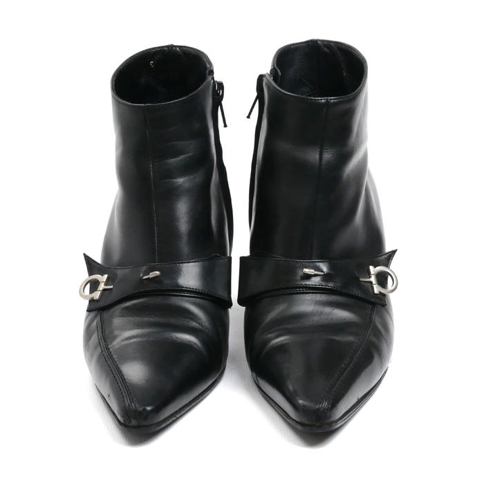 Salvatore Ferragamo ブラックファーブーティ⭐︎5【used】 Salvatore Ferragamo サルヴァトーレフェラガモ ブーティ ブラック