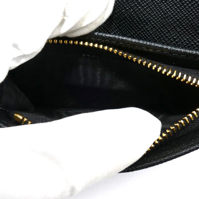 美品✨PRADA プラダ　サフィアーノ　トライアングル　二つ折り財布　ブラック PRADA（プラダ） サフィアーノ トライアングル 二つ折り財布 ブラック